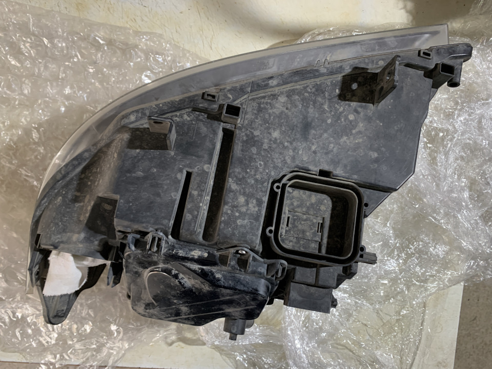 Фара правая биксенон BMW E90 рест на BMW 3 series (E90). Б/у | 20 000 ...