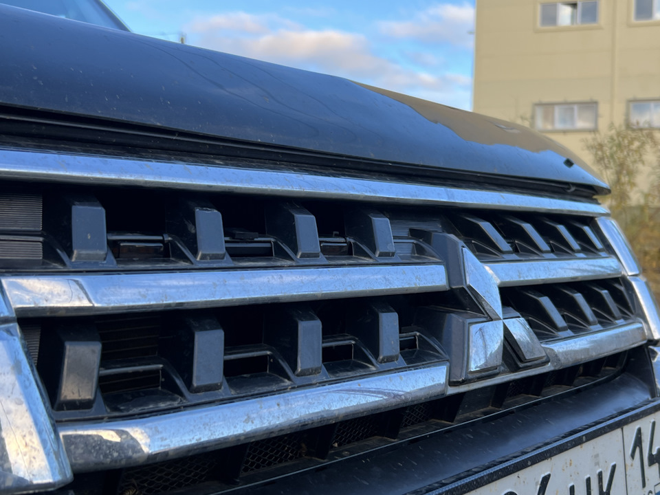 Огни в решетку — Mitsubishi Pajero (4G), 3 л, 2015 года | стайлинг | DRIVE2