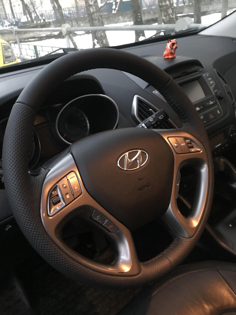 Руль в новую кожу — Hyundai ix35, 2 л, 2014 года | тюнинг | DRIVE2