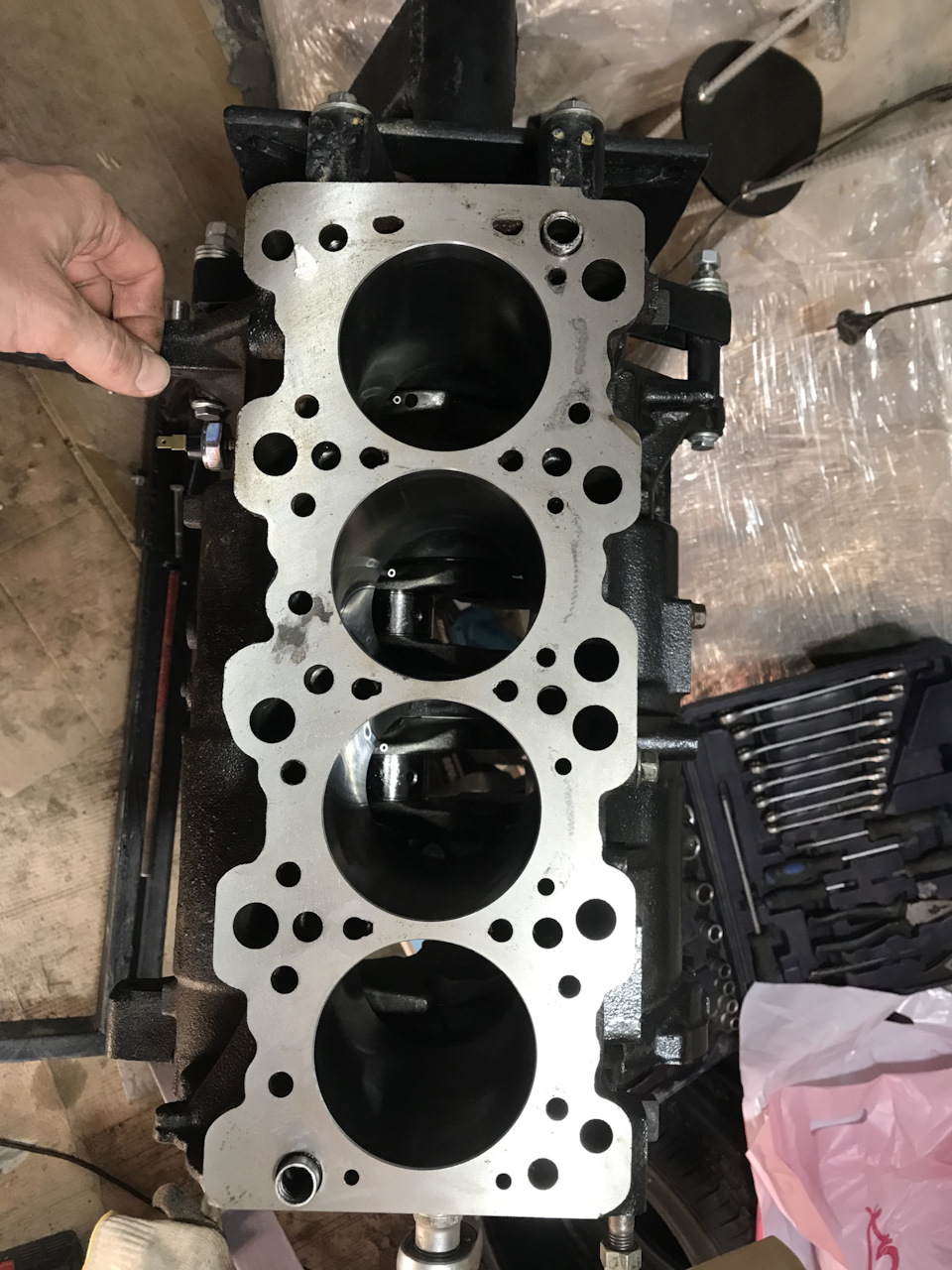 Смотрим на вложенные деньги 4 черных дыры! — Mitsubishi Airtrek