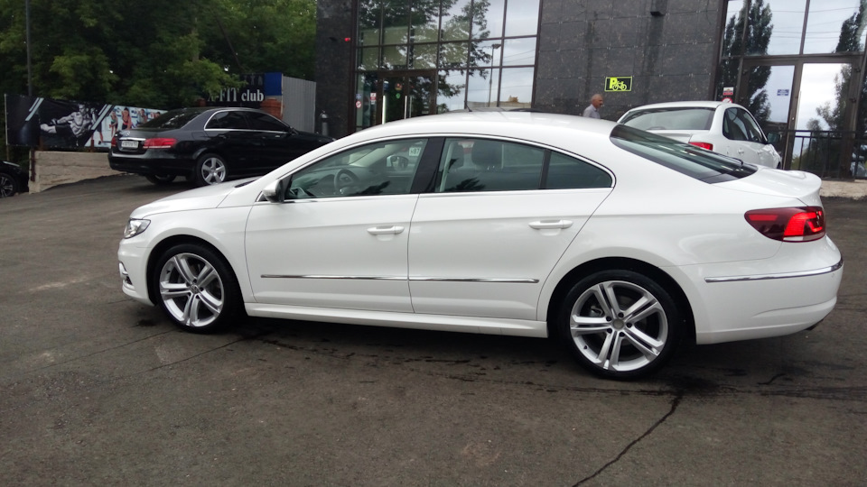 Подтеки масла на передней части двигателя Passat CC — Volkswagen Passat ...