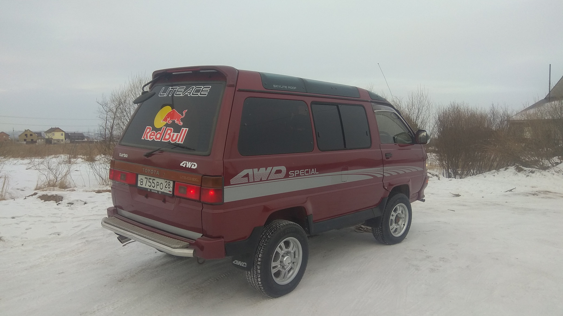 Тойота айс дизель. Toyota Lite Ace 2019. Toyota Lite Ace 1989 диск колесный. Тойота Лайт айс 1988 года. Чехлы Toyota Lite Ace.