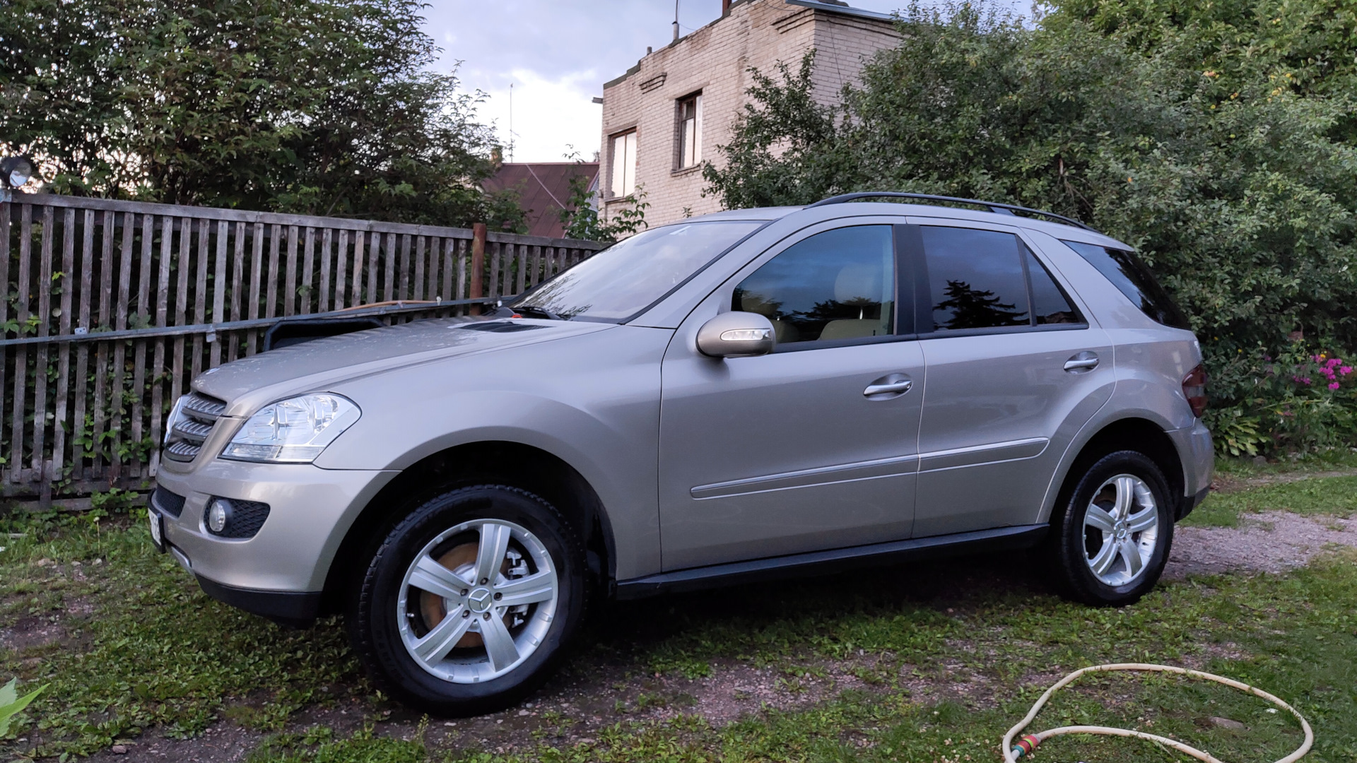 Mercedes-Benz M-Class (W164) 3.0 дизельный 2008 | СЕРЕБРИСТЫЙ CUBANIT на  DRIVE2