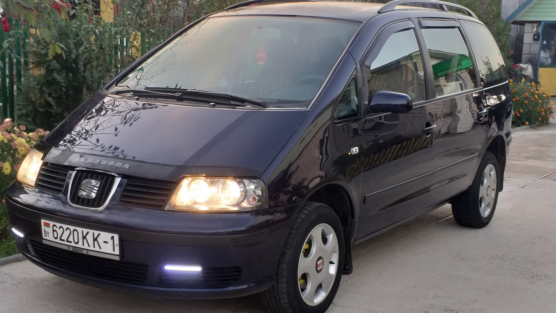 Seat alhambra 2015. Сеат альхамбра 2. Alhambra no 2. Сеат альхамбра 2018. Seat alhambra с 1996–2000 г.