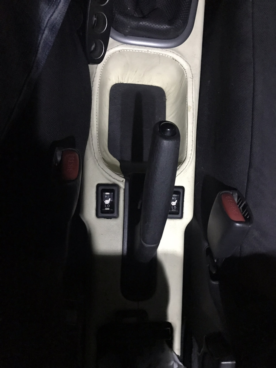 Подогрев сидений — Mitsubishi Space Star, 1,6 л, 2004 года | запчасти ...