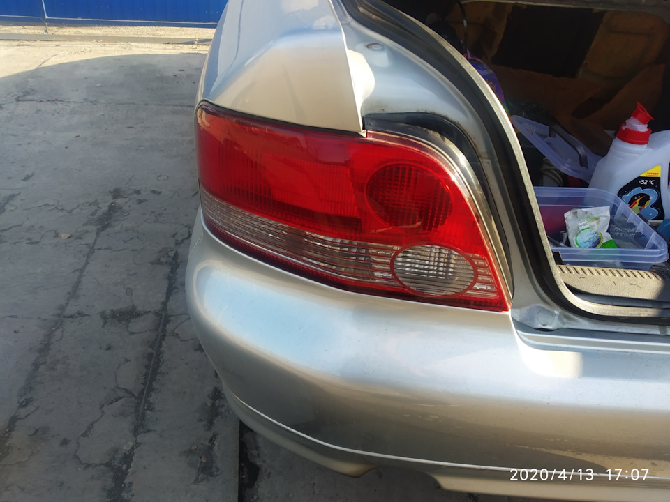 На днях заметил, что не горит задний габарит. — Mitsubishi Galant (8G ...