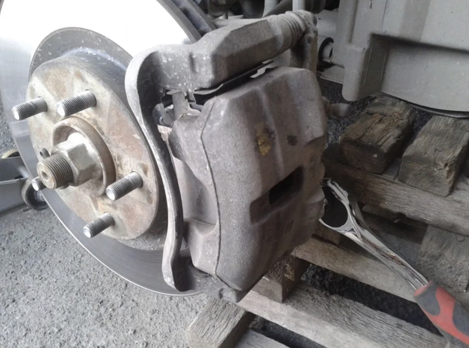 ‼️Опрос‼️ В какой цвет красить суппорта — Nissan X-Trail III (t32), 2 л ...