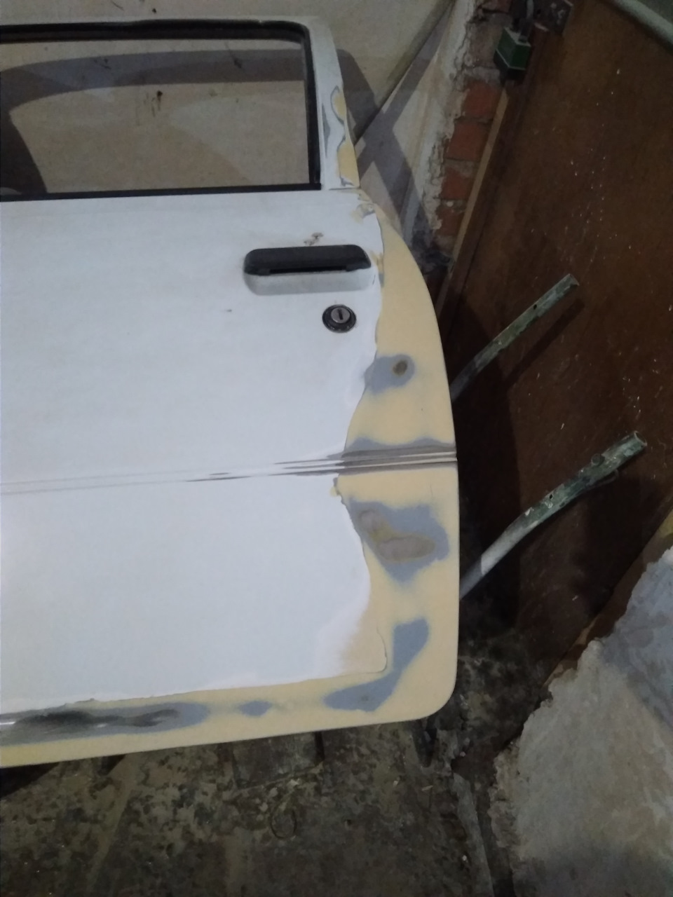 Как правильно шпаклевать низ дверей - 91 фото