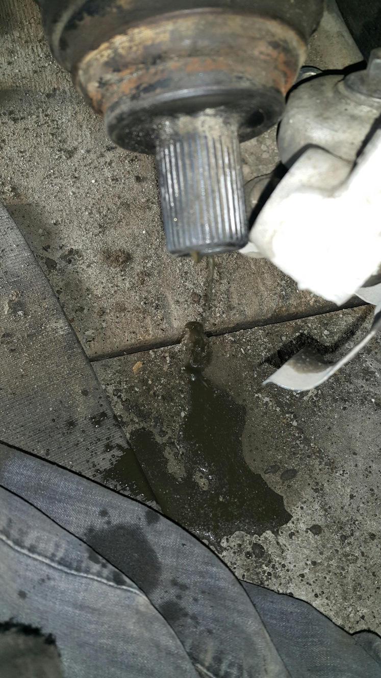 Замена ступичного подшипника, и попытка поменять наружный шрус ...