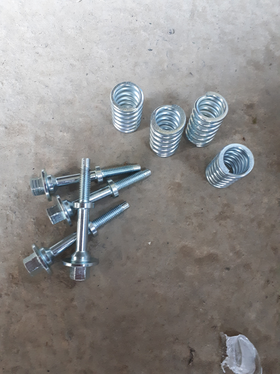 Новые болты и пружины. — Honda Element