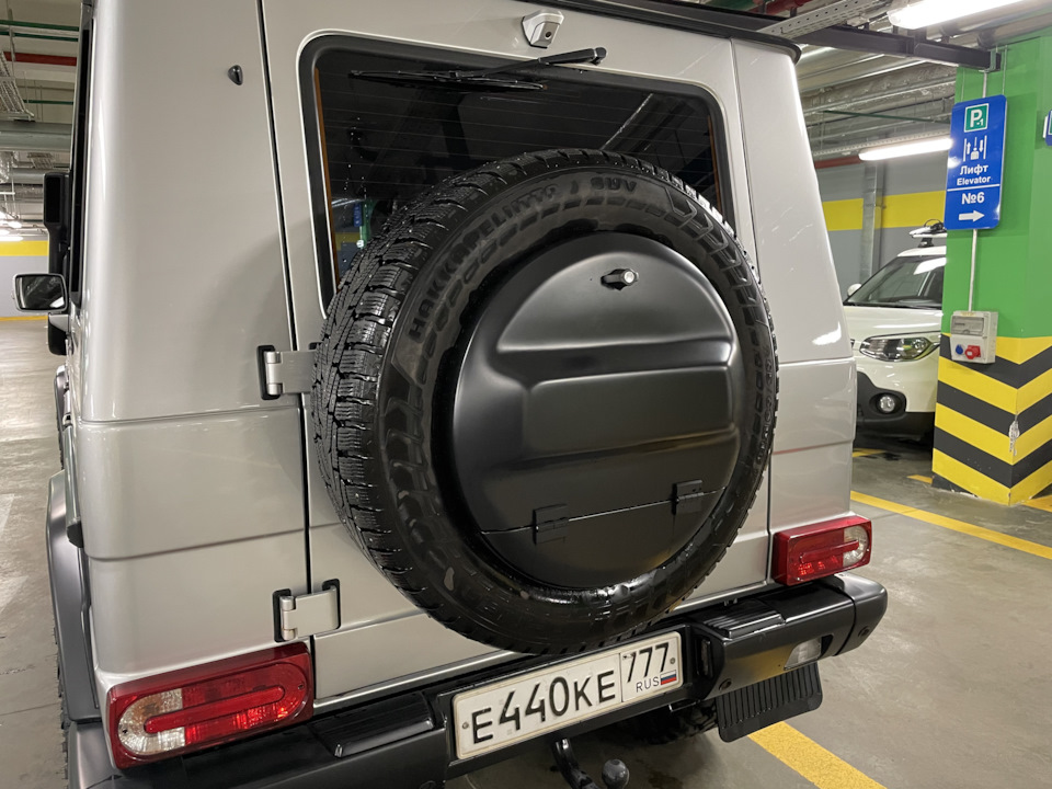 Кофр запаски. Запасное колесо в багажник g -class w463. Бокс для запасного колеса в багажник g -class w463. Установка запасного колеса в багажник g -class w463.