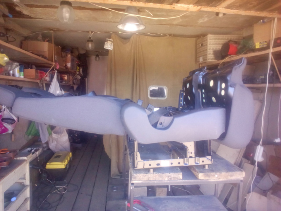 как сделать раскладную спинку двойного сиденья водительского ряда ...