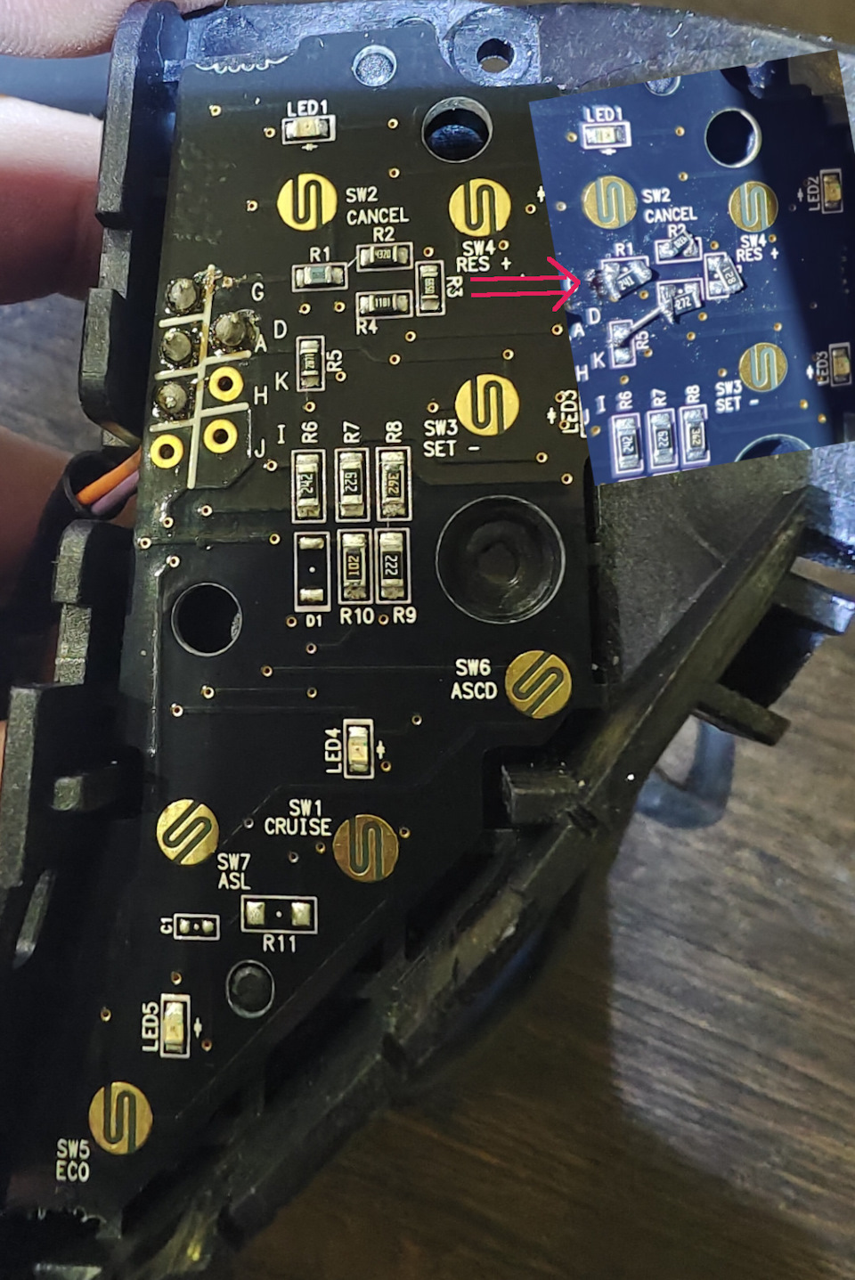 не моё. доработка. хорошо видно где и какие резисторы требуется заменить — Nissan Leaf (1G)