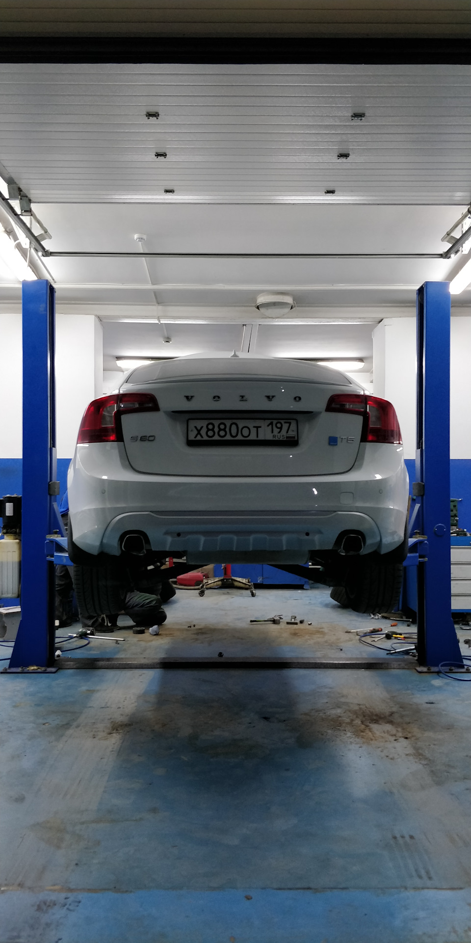 Зависли на 2 часа) — Volvo S60 (2G)