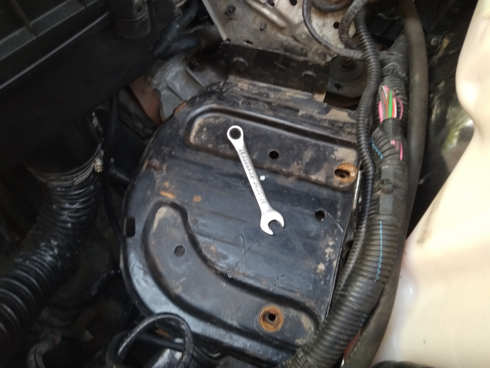 Замена штатного звукового сигнала и не только) — Lada Приора седан, 1,6 ...