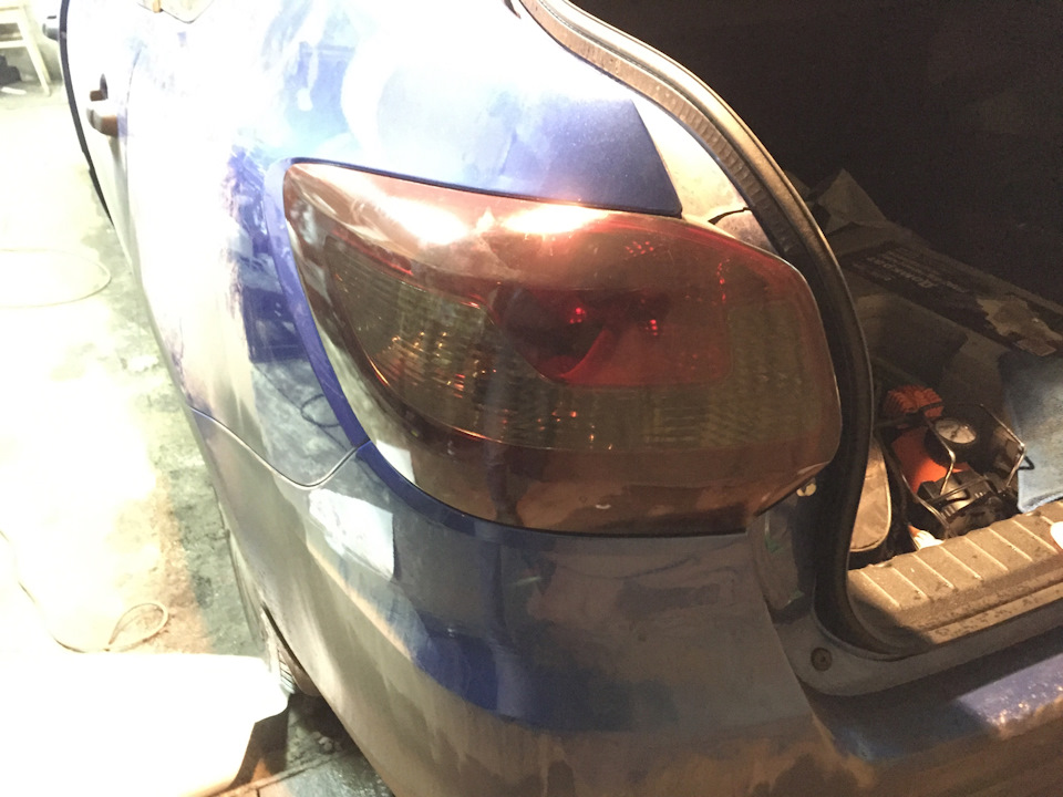 Тонировка задних фонарей — Lada Гранта Лифтбек (2-е поколение), 1,6 л ...