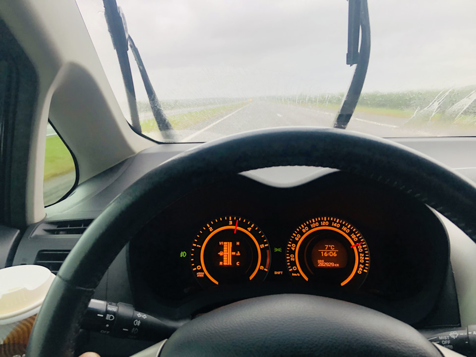 Фото в бортжурнале Toyota Auris (1G)