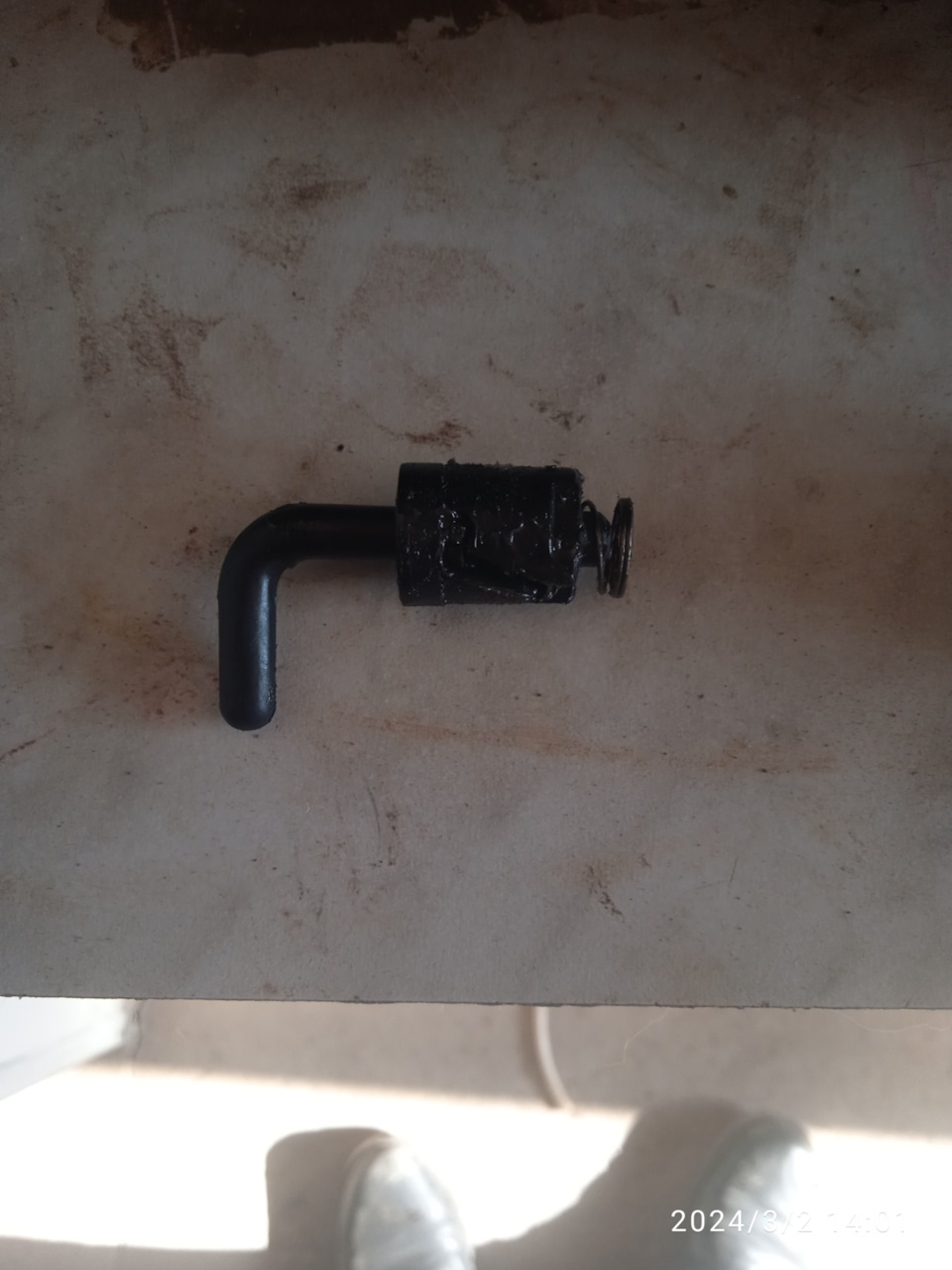 Кто знает что за приспособление? Нашёл поверх коробки — Lifan X70