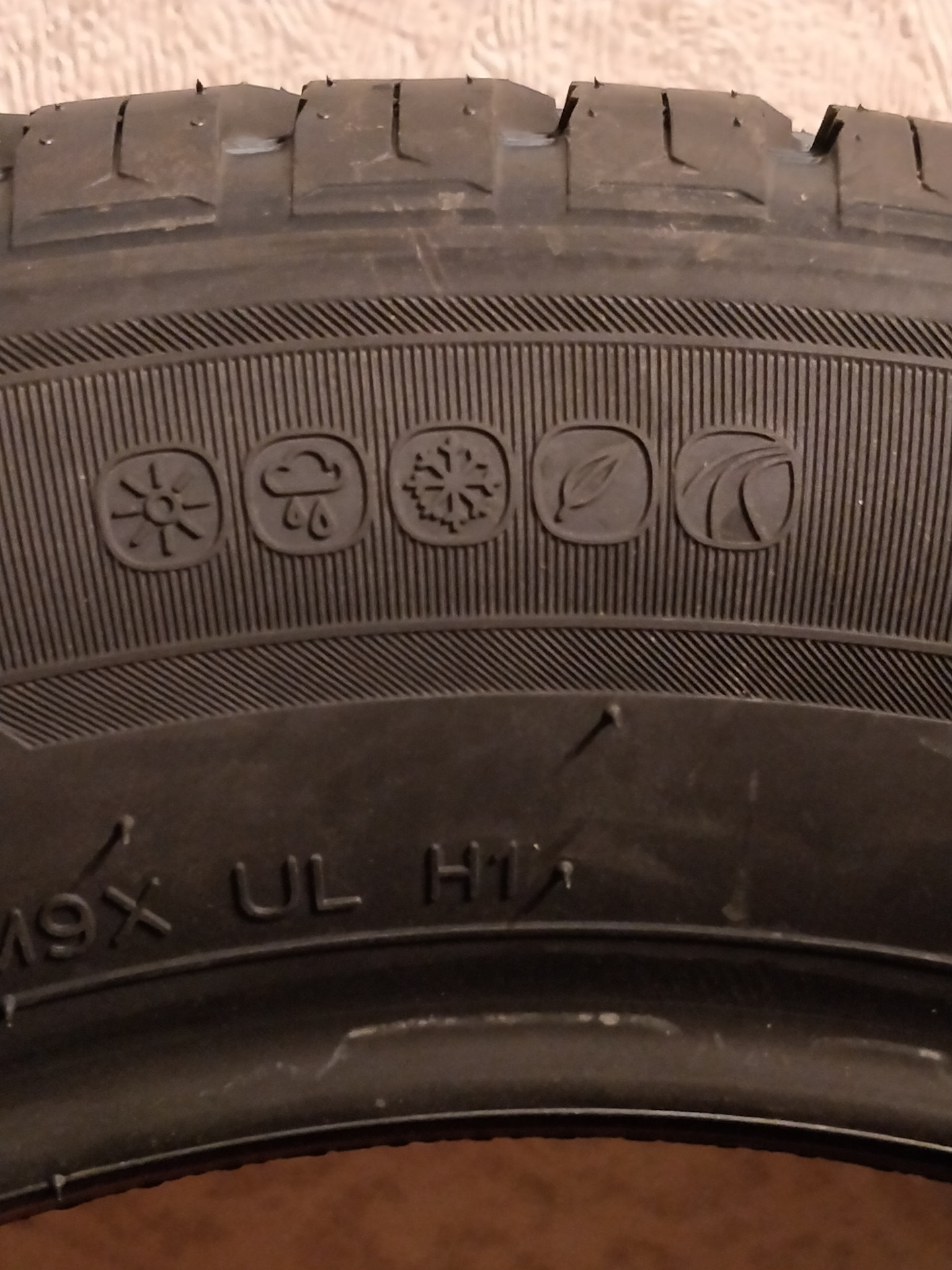 Hankook tire kinergy 4s2 h750. Hankook Kinergy 4s2 h750. 215/65 R16 Hankook h750 Kinergy 4s2 102v. Шина Hankook Kinergy 4s2 h750 225/50r17 98w. Ханкук Кинерджи 4s2 по грязи.