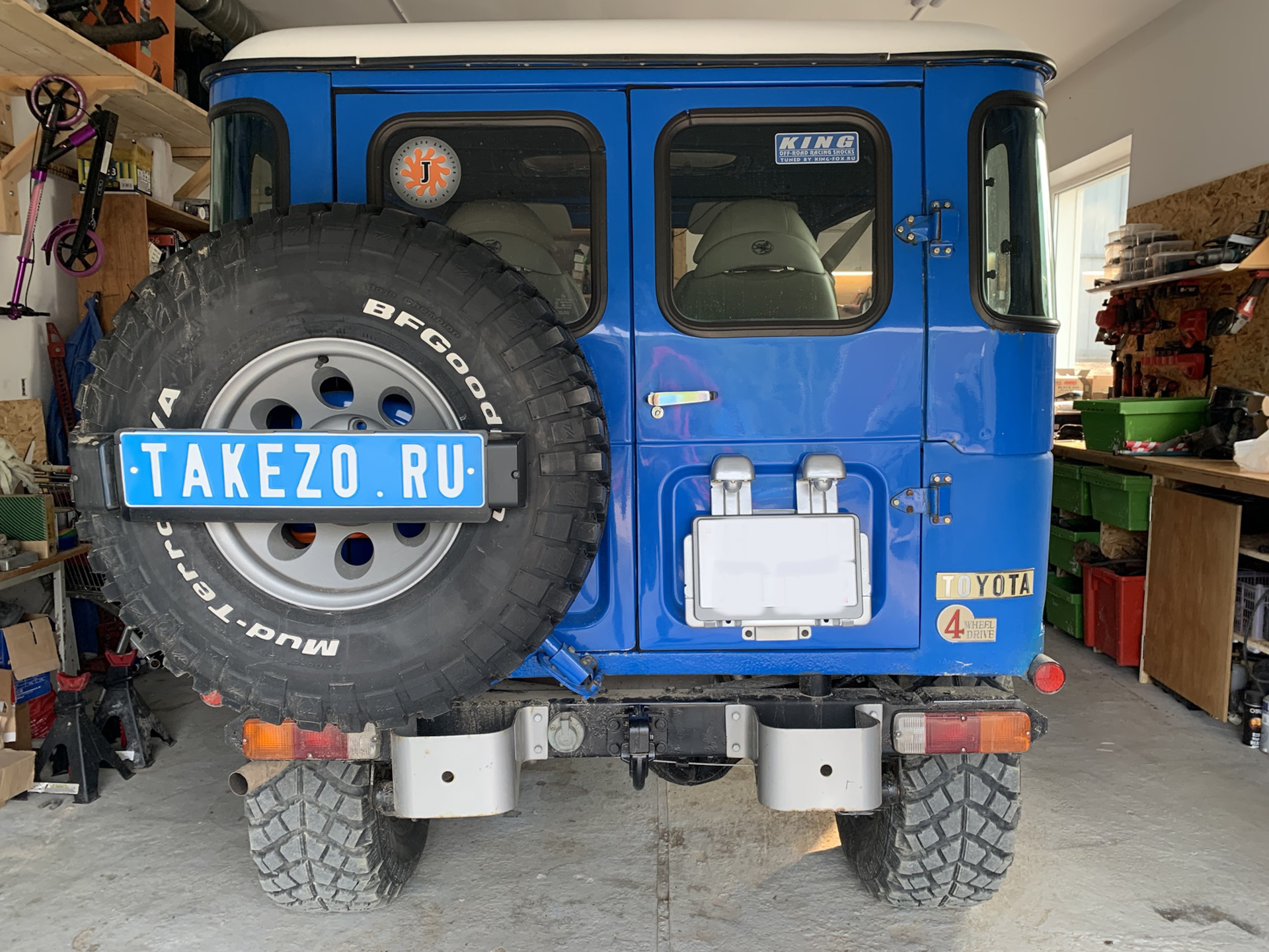 Крепление номерного знака — Toyota Land Cruiser 40, 4,3 л, 1982 года ...