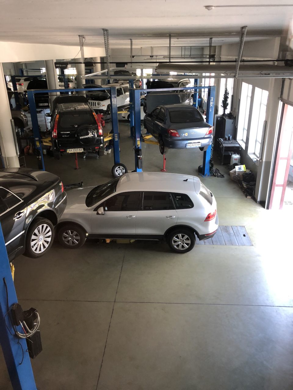 Замена жгута проводов на коробке передач — Volkswagen Touareg (2G), 3 л ...