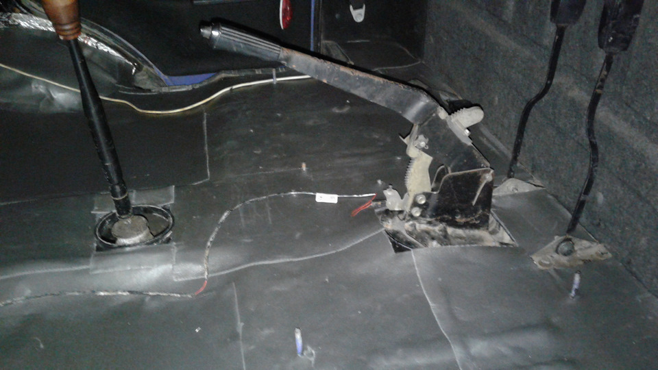 Замок двери и фонарь подсветки номера Рено Дастер ремонт и доработка ...