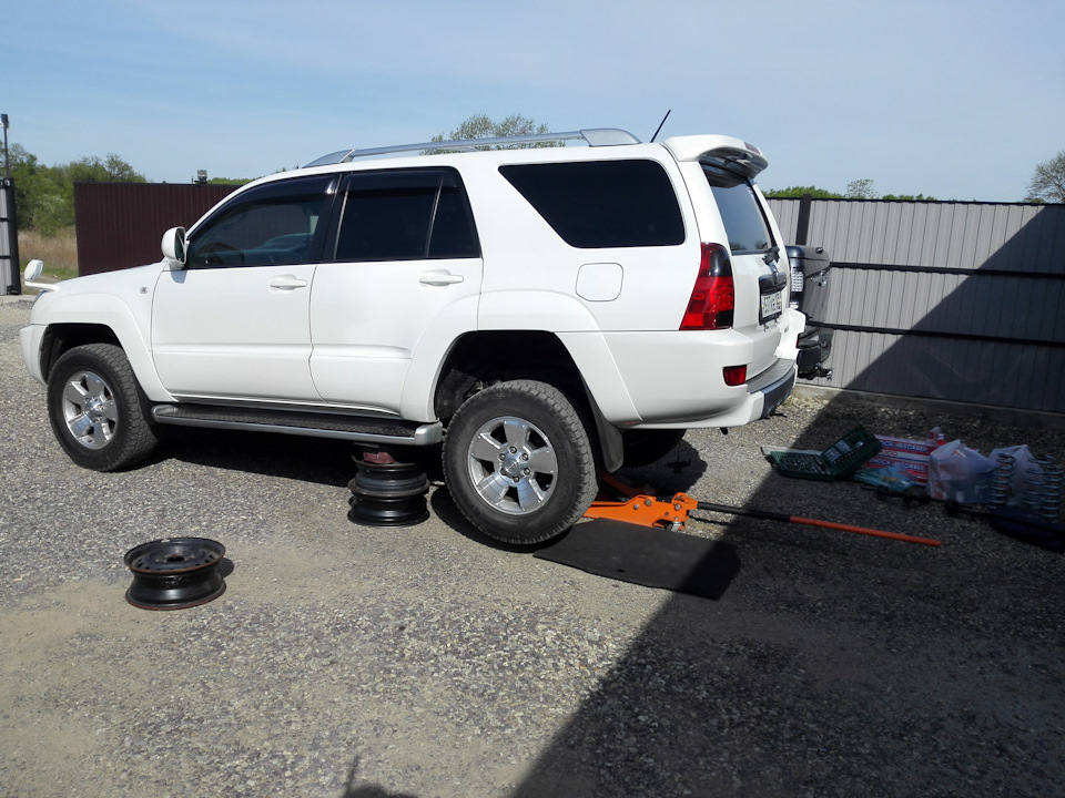 Фото в бортжурнале Toyota Hilux Surf (4G)