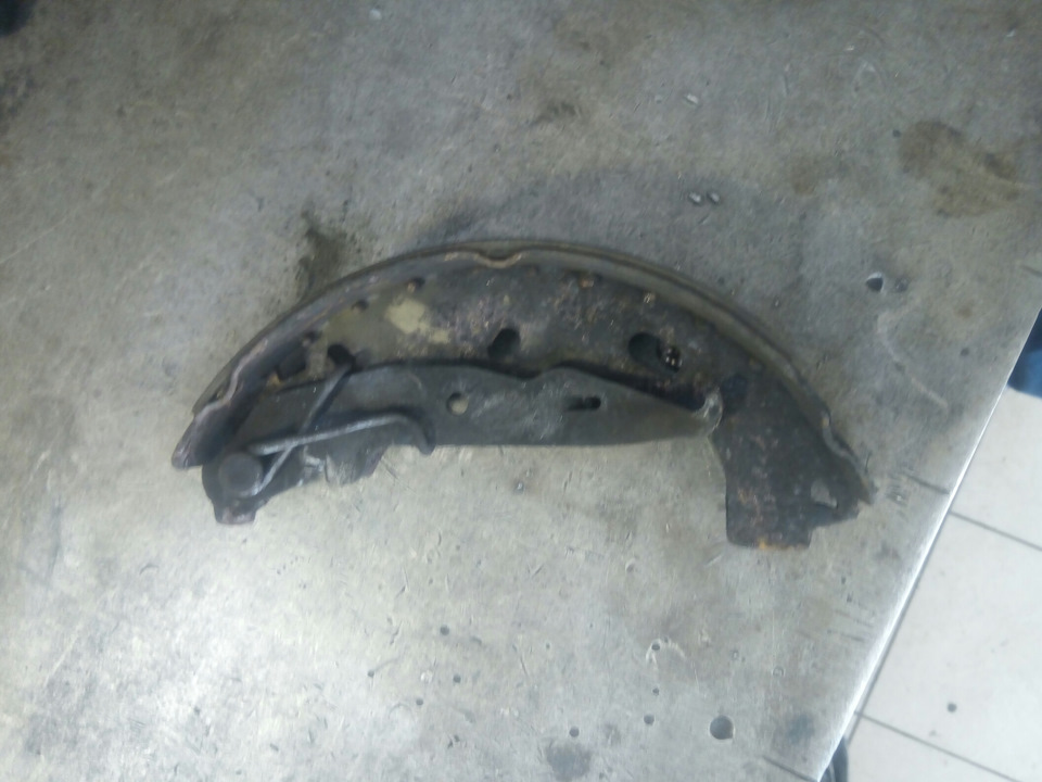 Заменил тормоза да не до конца… — Opel Astra H, 1,4 л, 2008 года ...