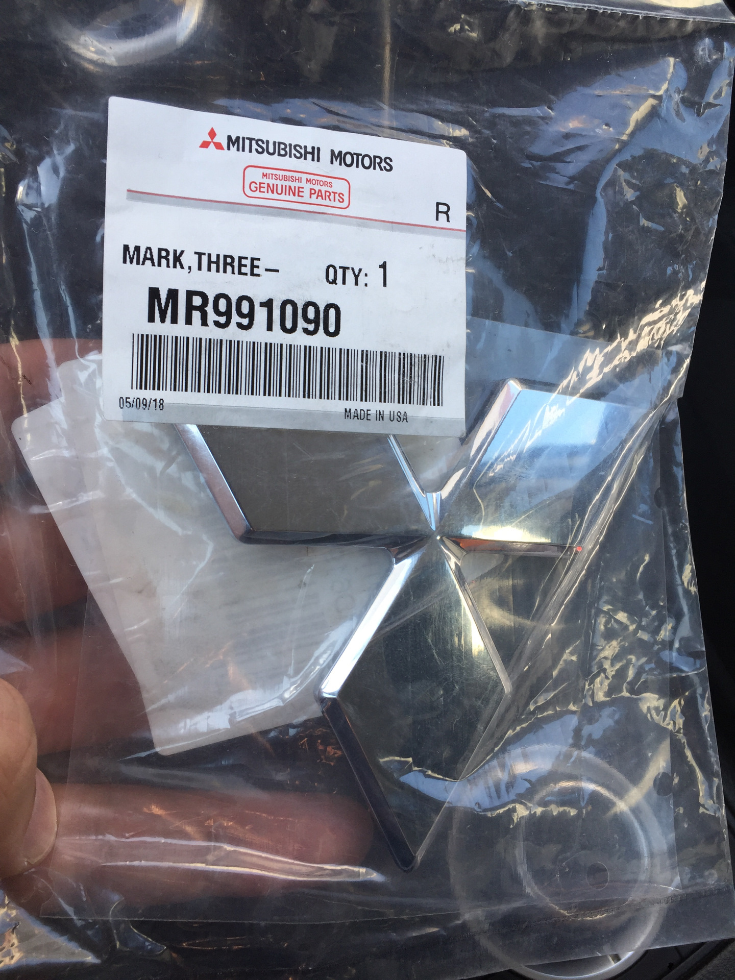 Номера деталей митсубиси. Запчасти Mitsubishi. Mr991090. Mr991090 Размеры. Mitsubishi Mr 557009.