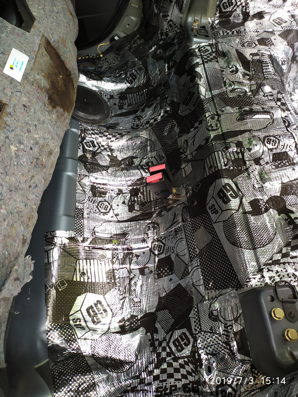 Бюджетная шумка — Peugeot 407, 2,2 л, 2004 года | своими руками | DRIVE2