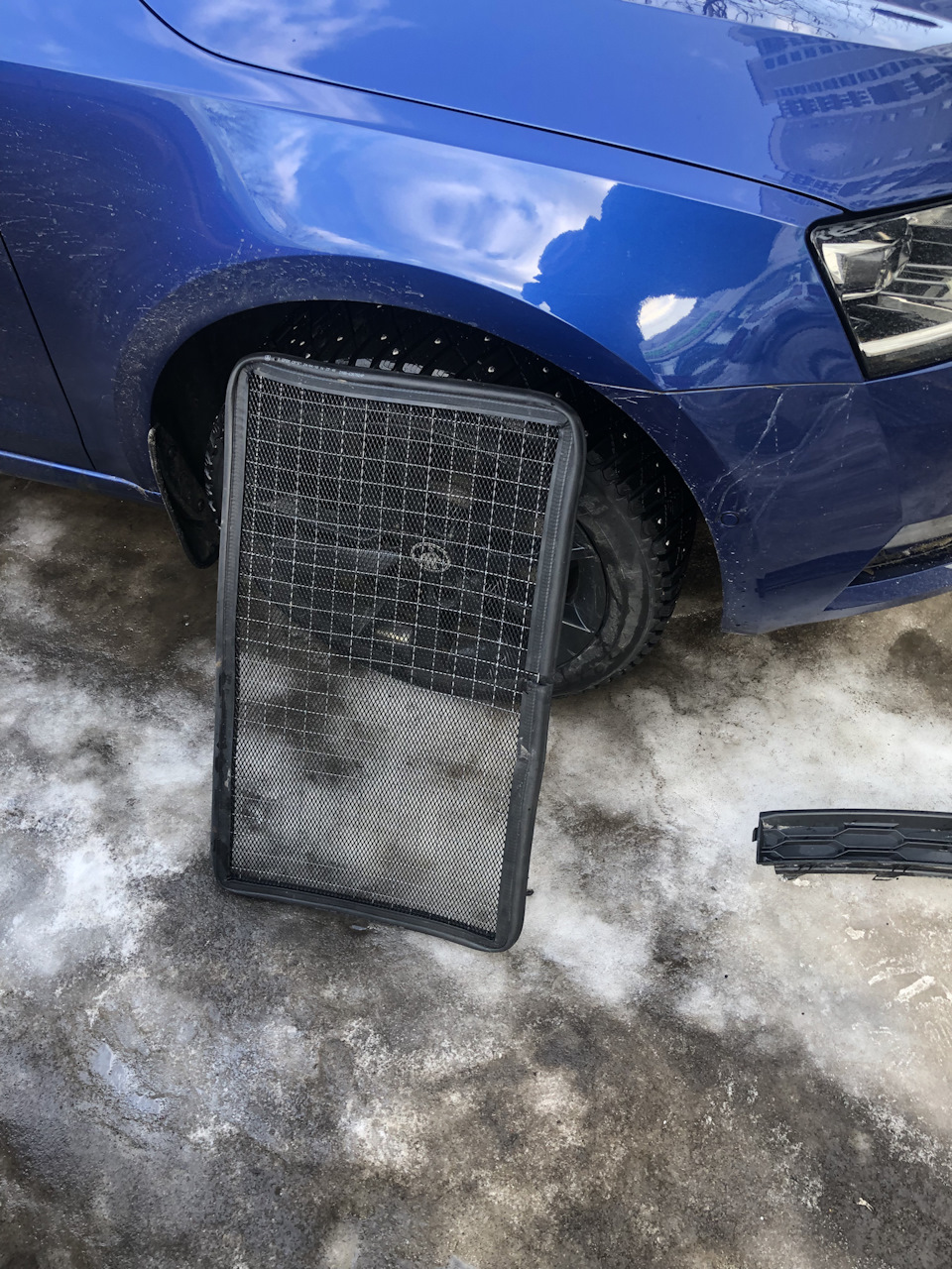 1. Радиатор под защитой — Skoda Octavia A7 Mk3, 1,6 л, 2017 года ...