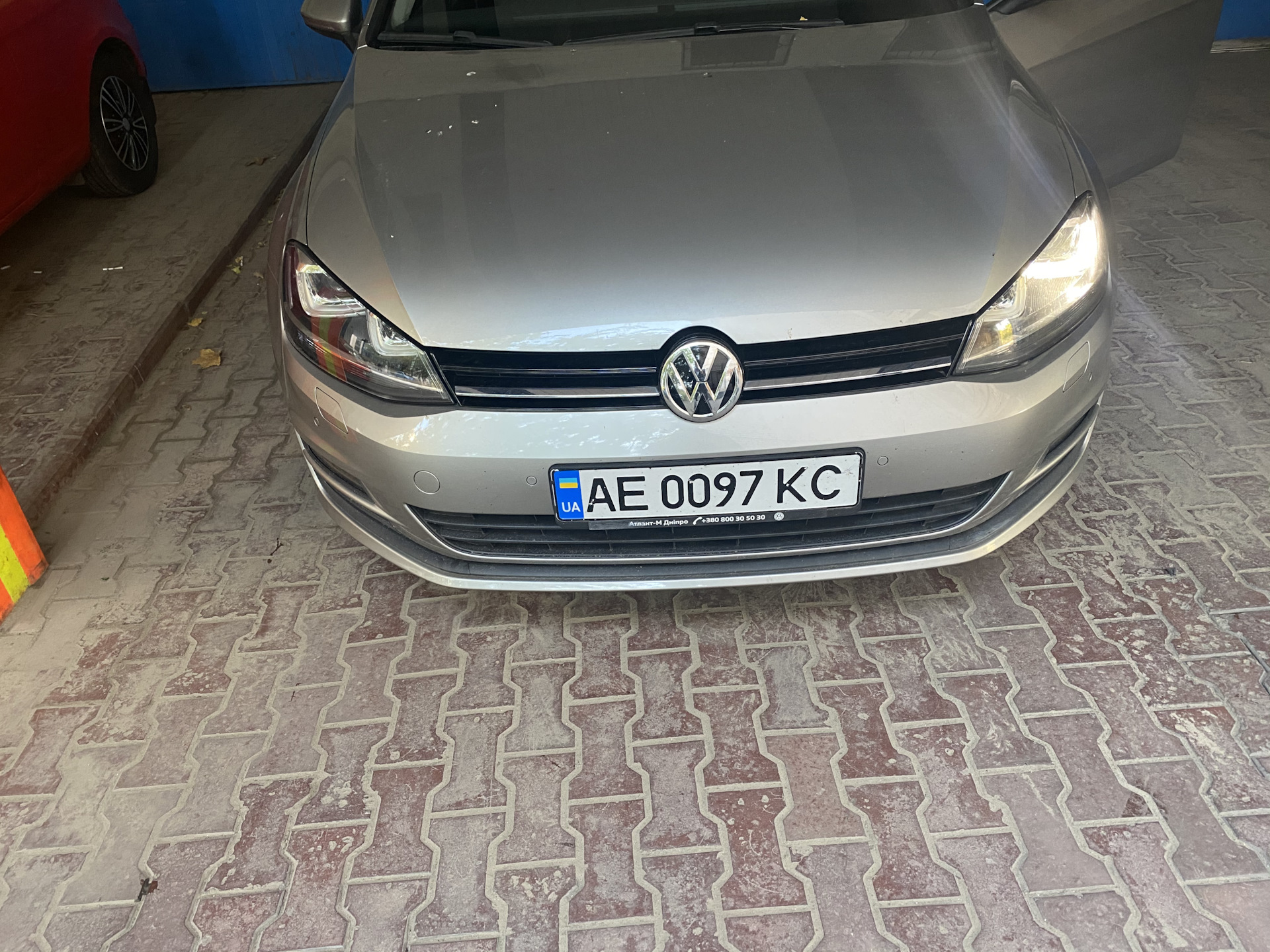 Как снять фару на фольксваген гольф 7 Не работает дхо - Volkswagen Golf Mk7, 1,4 л, 2016 года поломка DRIVE2