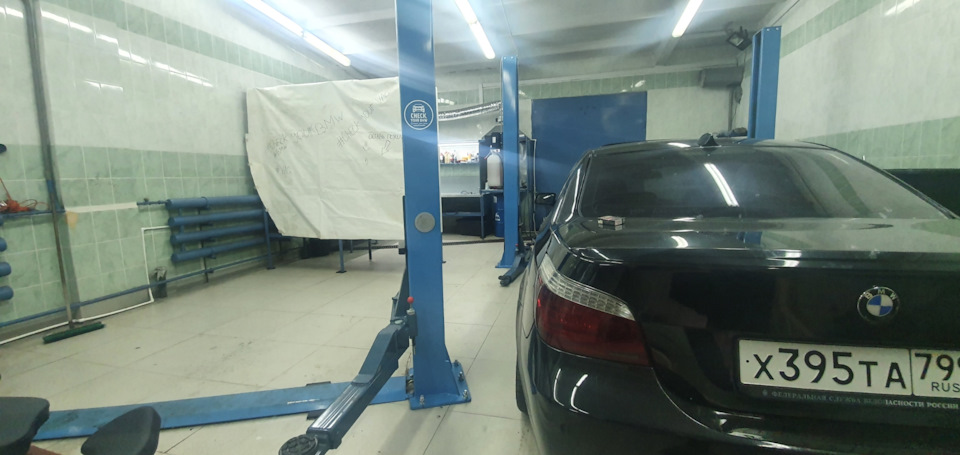 Адаптивное освещение поворотов — BMW 5 series (E60), 3 л, 2006 года ...