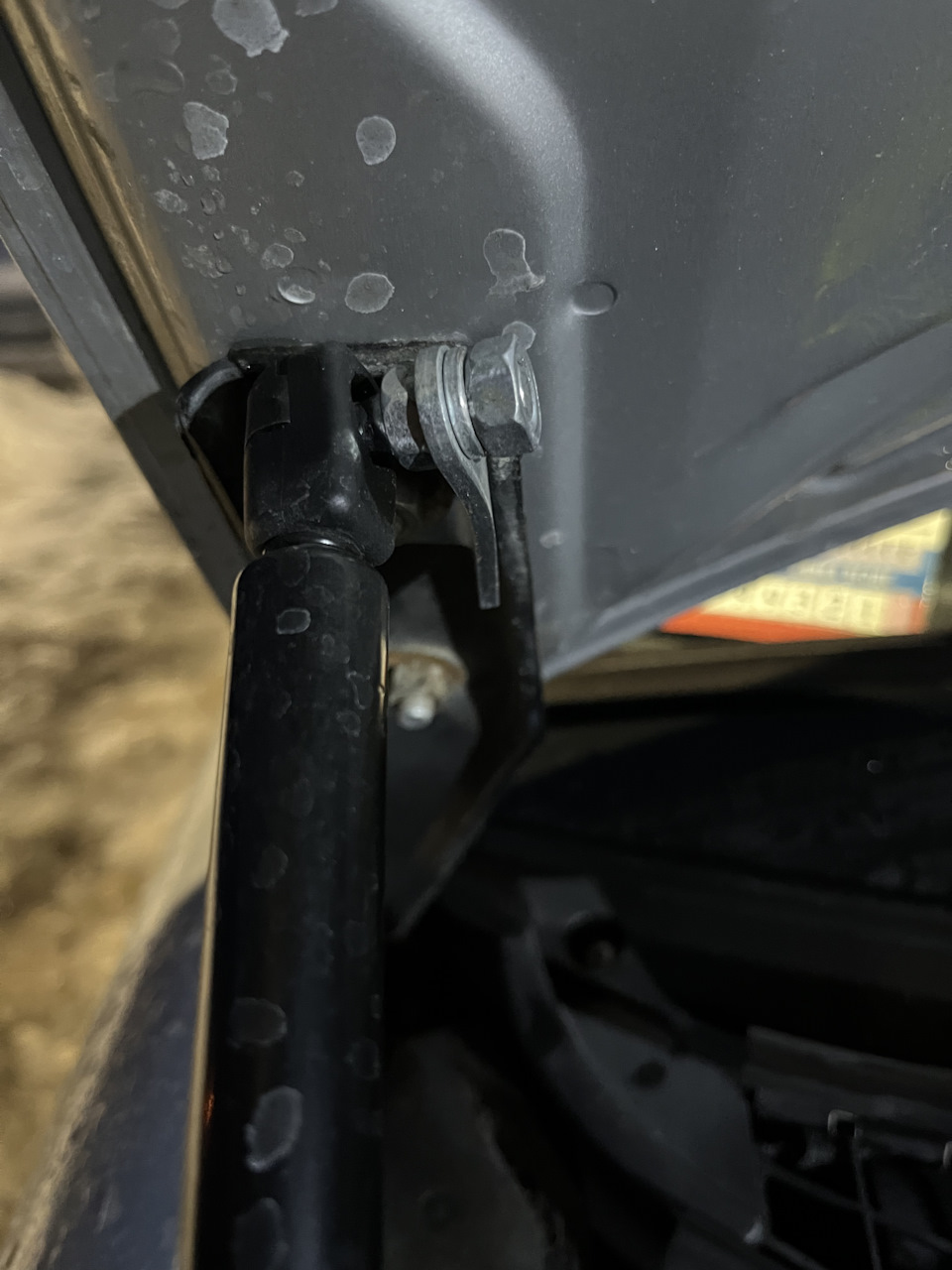 как правильно ставить упоры багажника