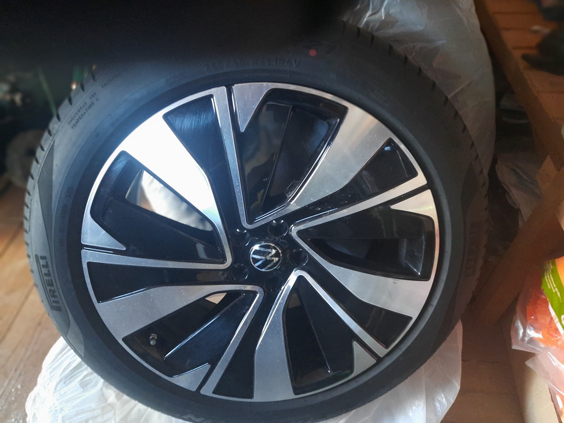 Габариты колеса диаметр 18 дюймов. Лада калина диаметр колес. Габариты колеса р17 215 50. Размер шин 16 радиуса. Габариты колеса r21.