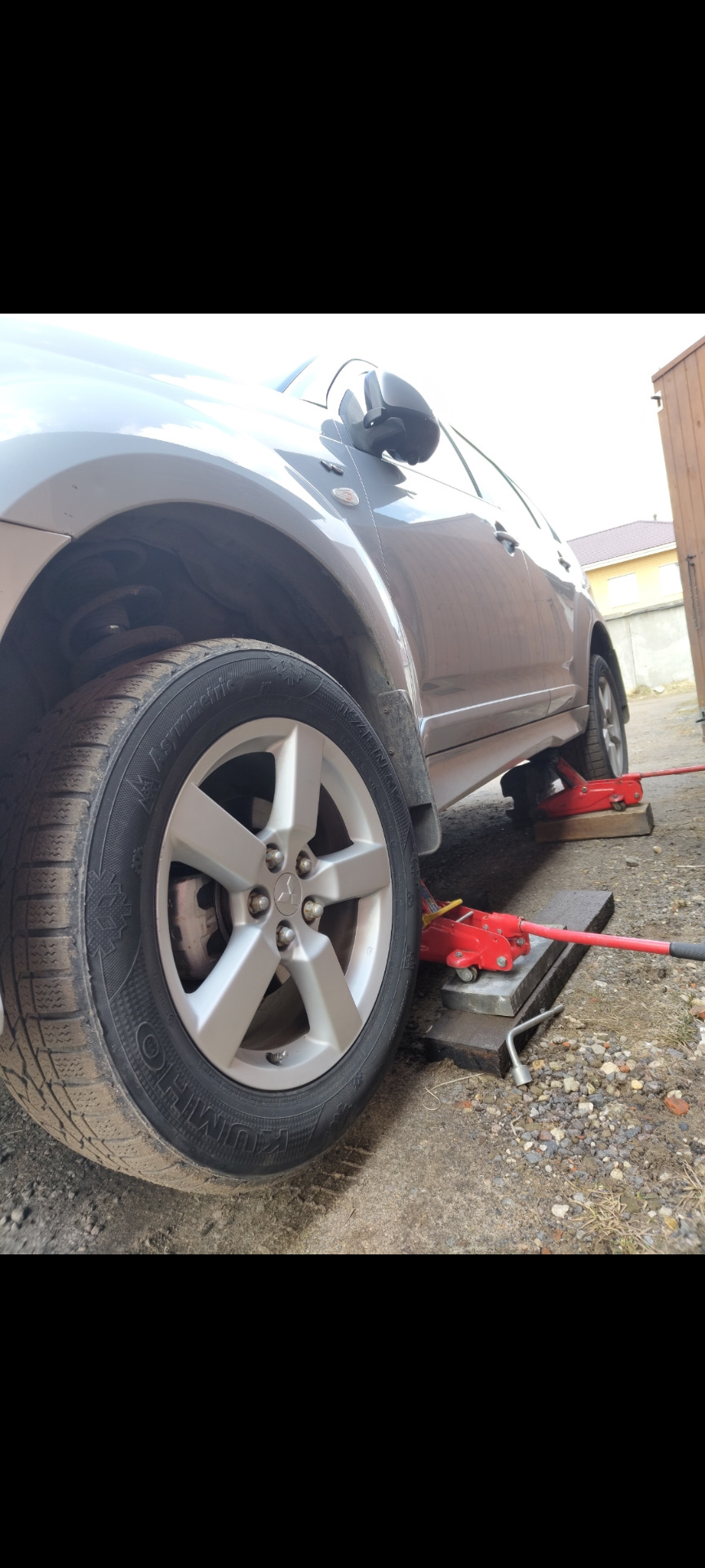 Новая зимняя резина — Mitsubishi Outlander XL, 3 л, 2008 года | шины ...