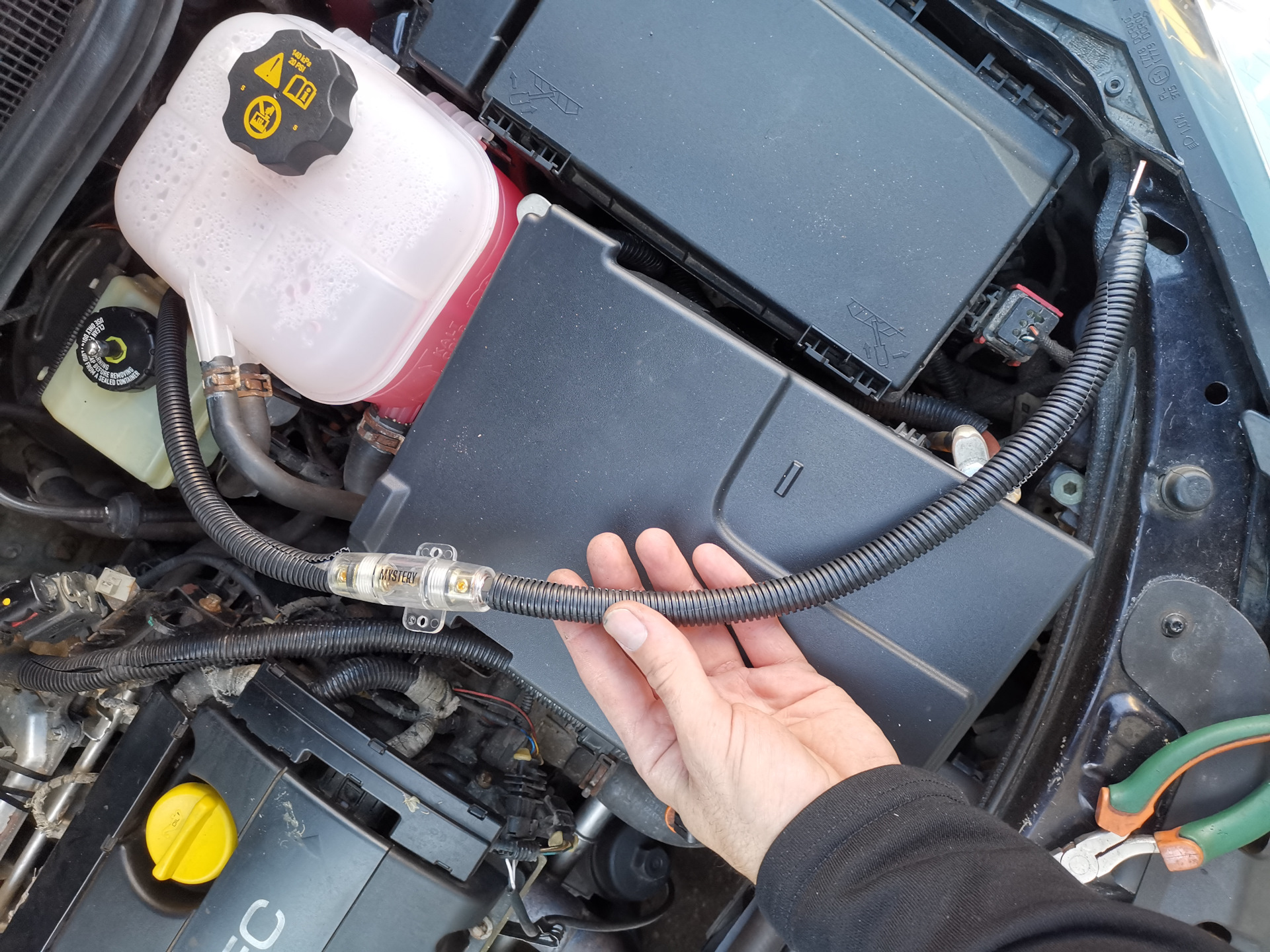 Подключение преобразователя уровня сигнала — Opel Astra H GTC, 1,8 л ...