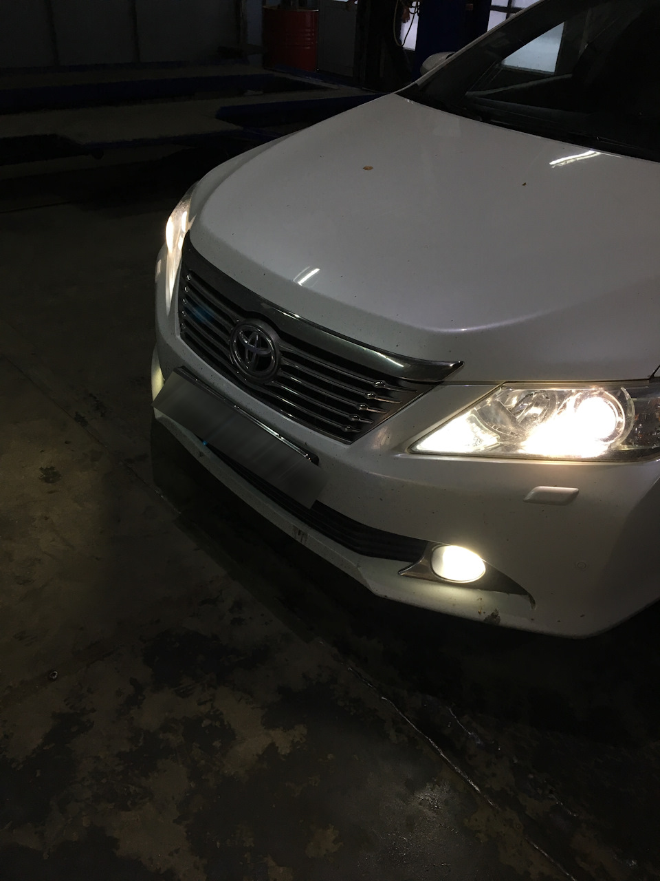 Альтернатива ксенону в ПТФ — Toyota Camry (XV50), 2,5 л, 2012 года ...