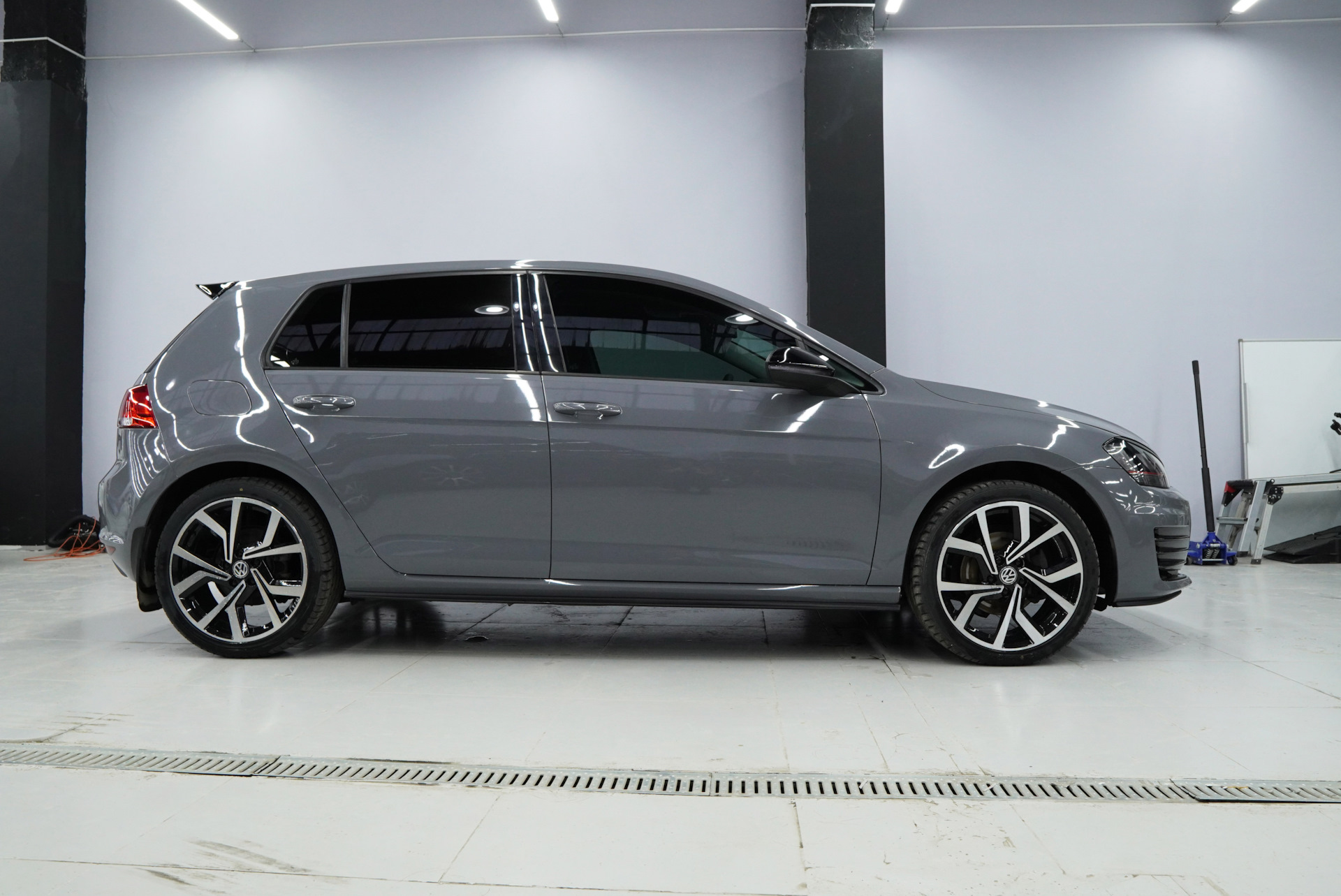 Volkswagen Golf 5 Nardo Grey