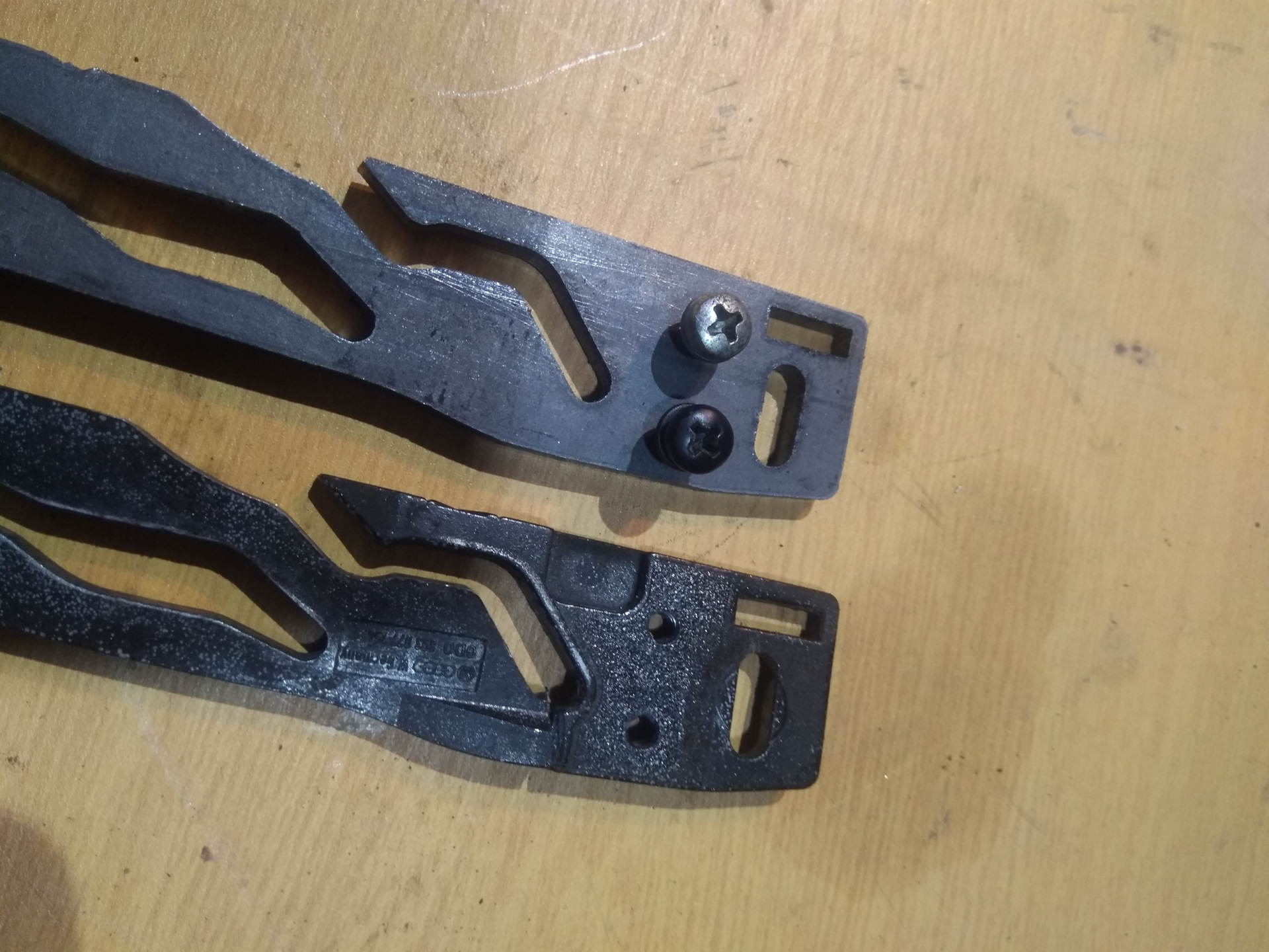 направляющие люка ауди 80 б4. салазки люка w124. направляющие люка мерседес 190. направляющие люка. ремкомплект люка бмв е36.