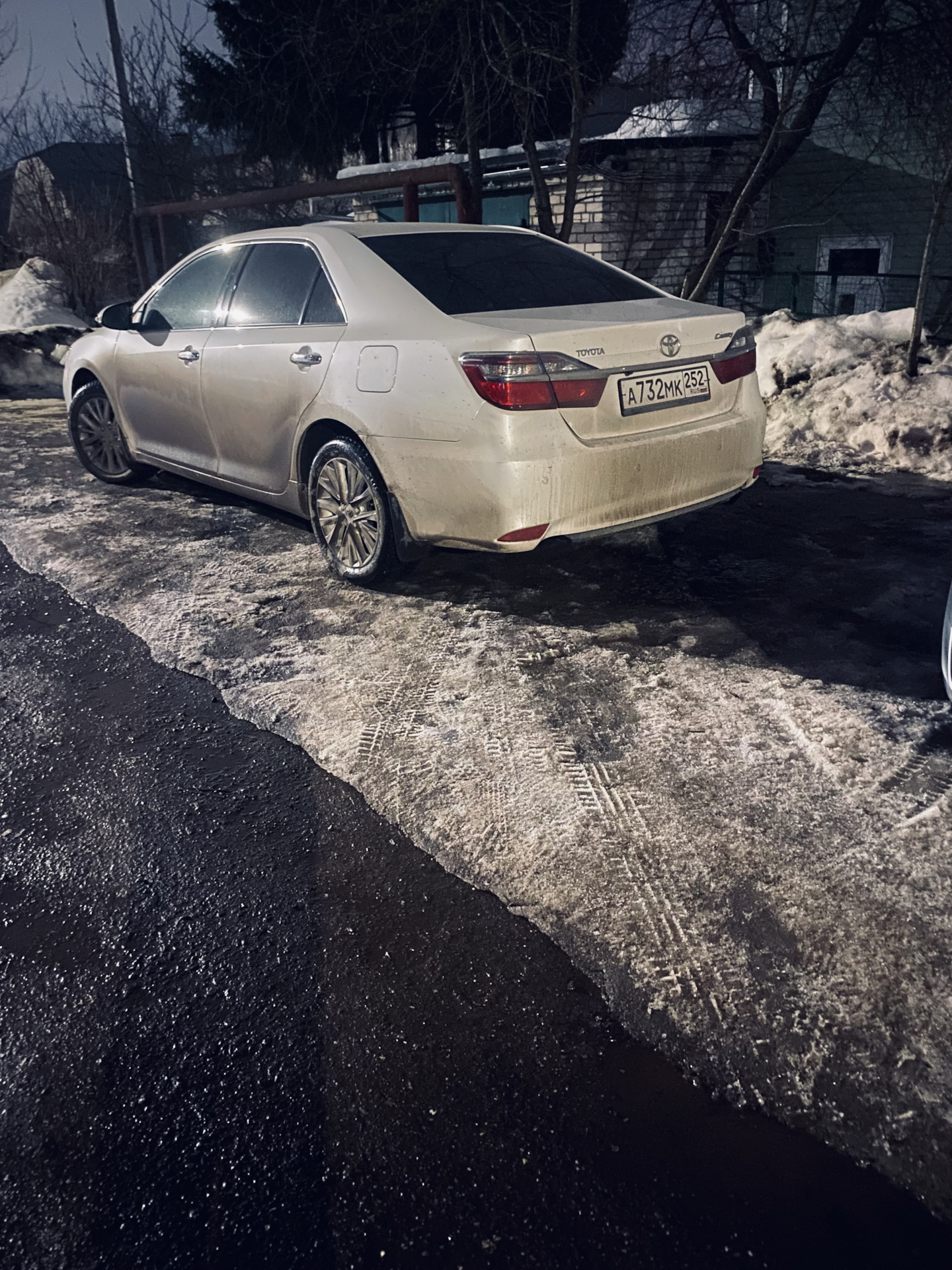 Звук троллейбуса — Toyota Camry (XV50), 2,5 л, 2014 года | наблюдение ...