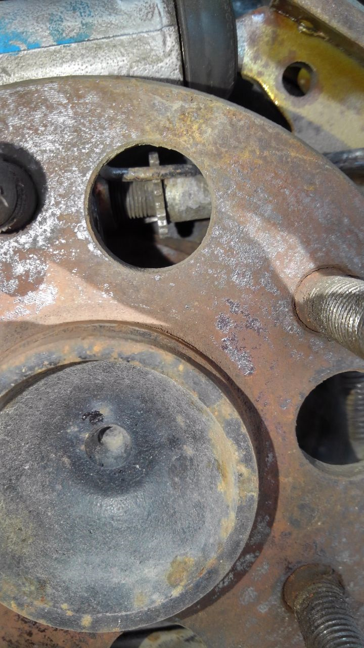 Большой ход педали тормоза, или подводим задние колодки. — Toyota Noah ...