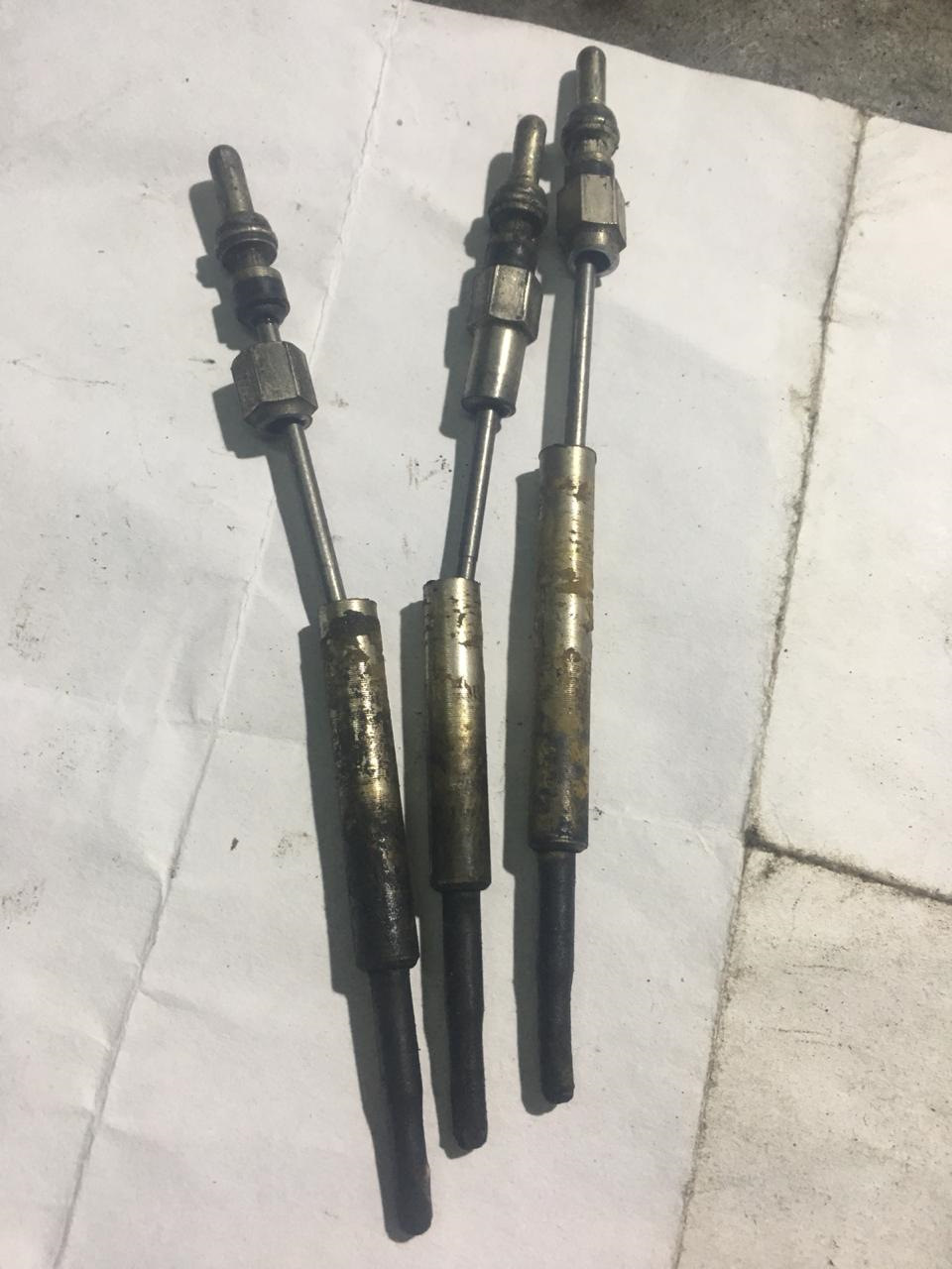 3UAAAgAs7OA 960 Как выкрутить обломанную свечу накаливания