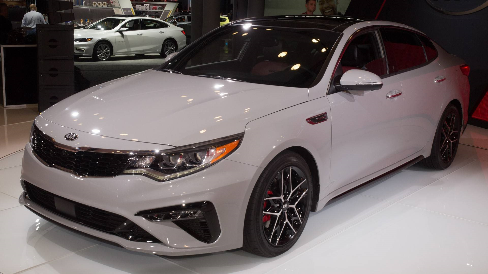 Машина Kia Optima 2019