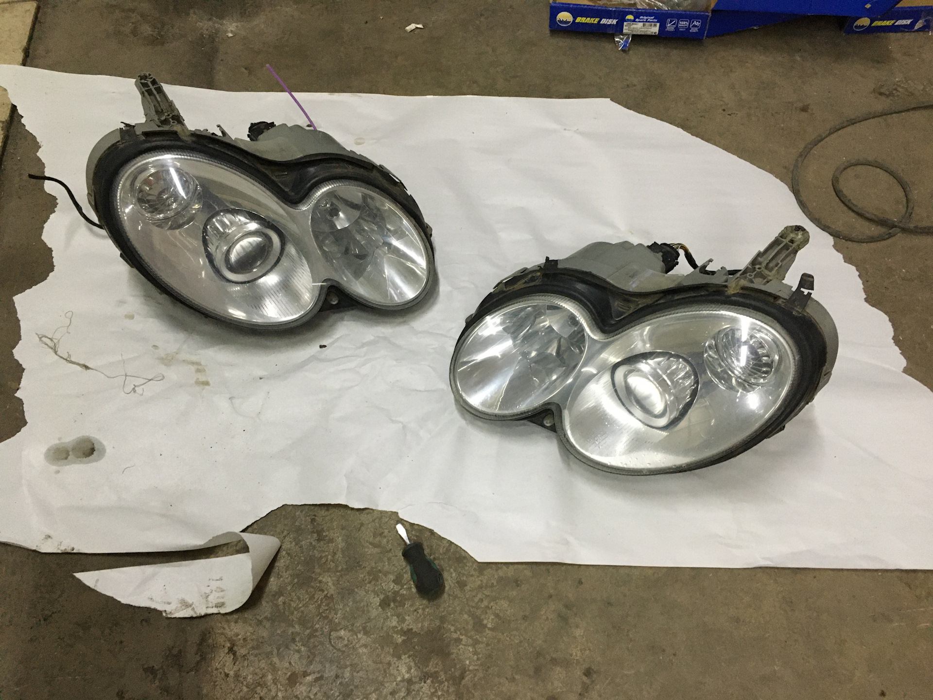 Фары в челнах. Led ПТФ w211 дорестайлинг