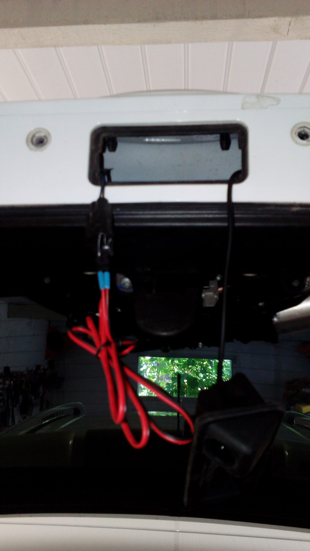 Описание в отпуске. Вернется через неделю.