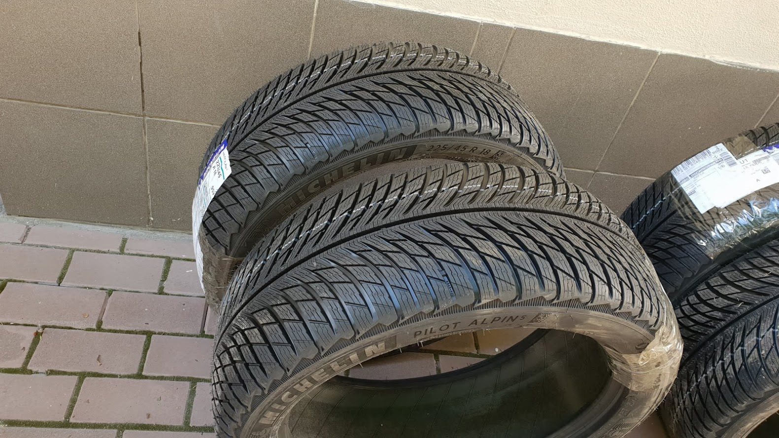 Michelin 285 40 r22. Michelin Pilot Alpin 5 SUV. 285/40 R22. Pilot Alpin 5 275/45 r21 110v. Michelin 275/40 r22 Pilot Alpin 5 SUV [108] V XL RF.