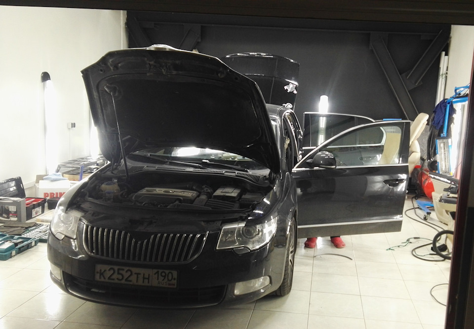 Работа в самом разгаре — Skoda Superb Mk2