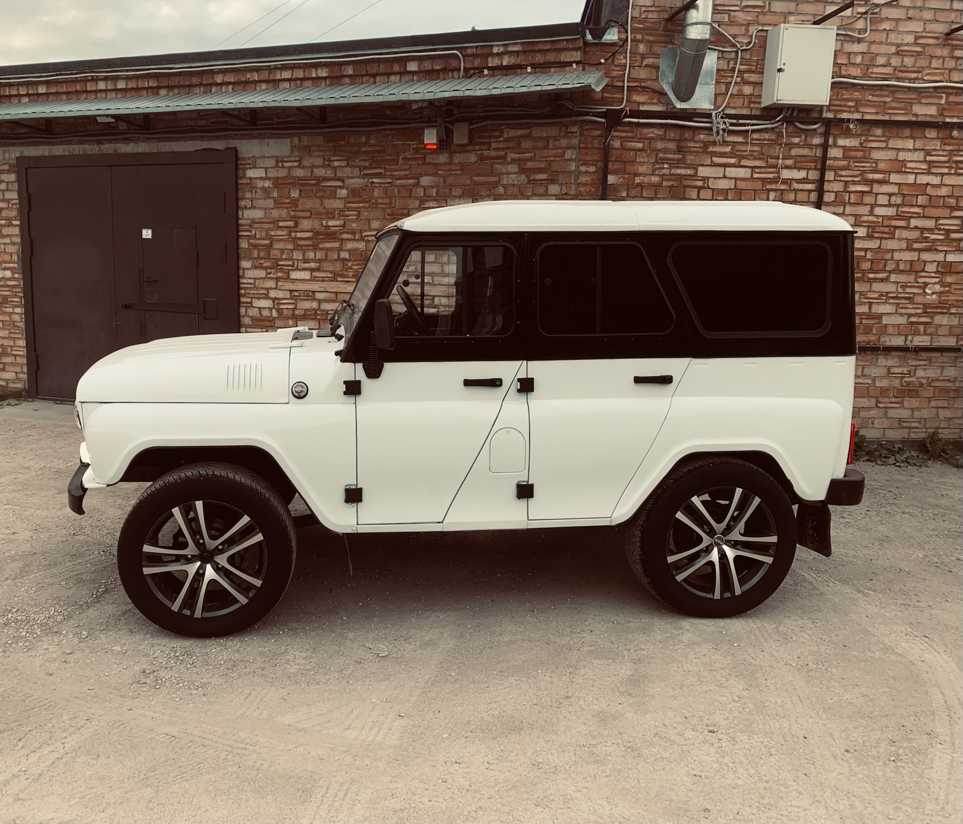 Колеса r20 на УАЗ — УАЗ 315196, 2,7 л, 2010 года | колёсные диски | DRIVE2