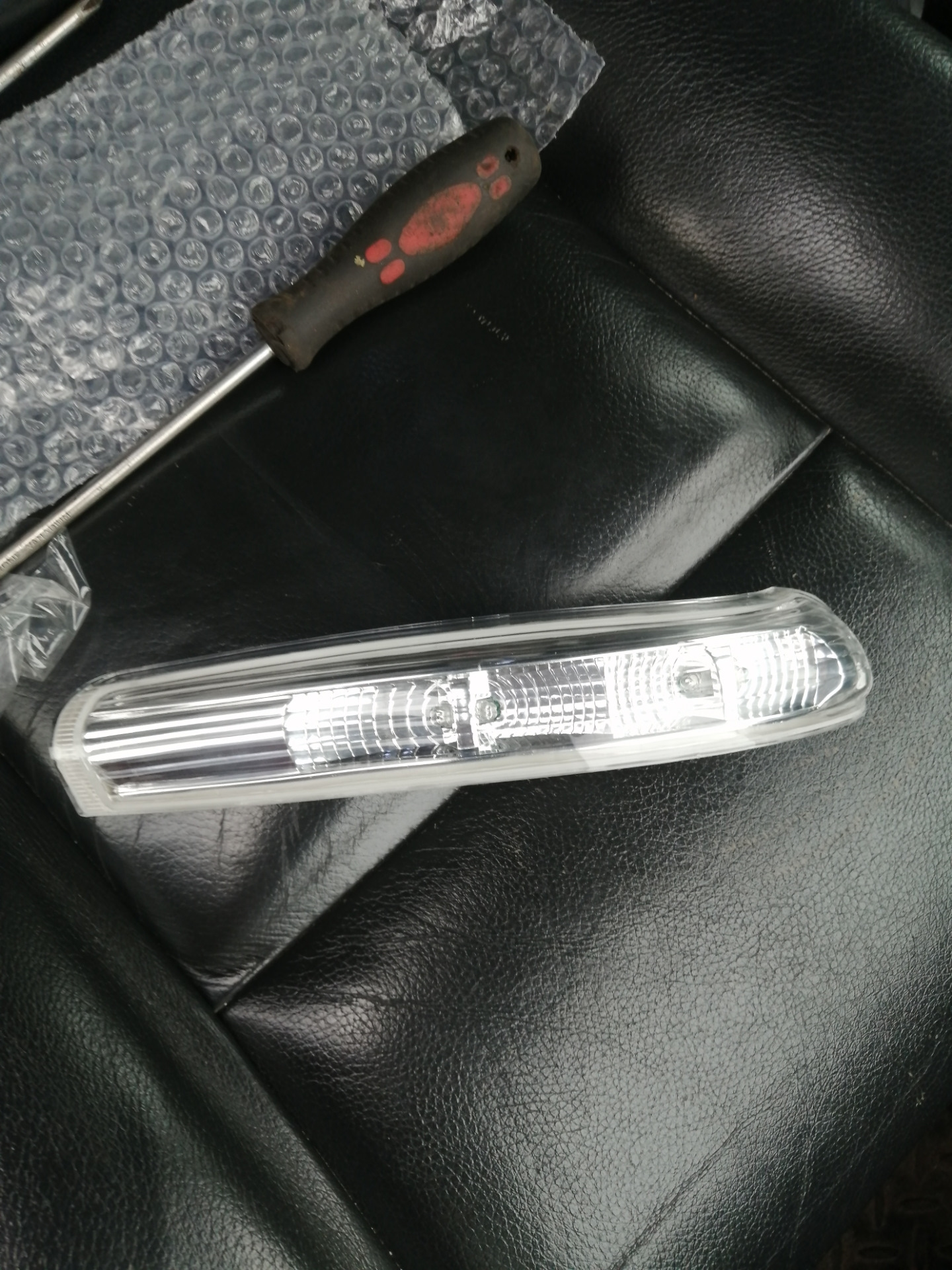 Замена повторителя поворота — Chevrolet Captiva (1G), 2,4 л, 2007 года ...